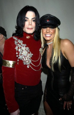 Britney Spears reoit le Michael Jackson Video Vanguard Award 2011 Mod_article5231527_2